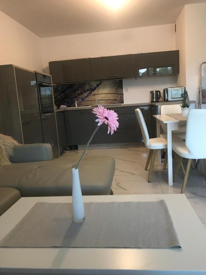 Ive'S Gardenia Seaside Apartment Dziwnow Bagian luar foto
